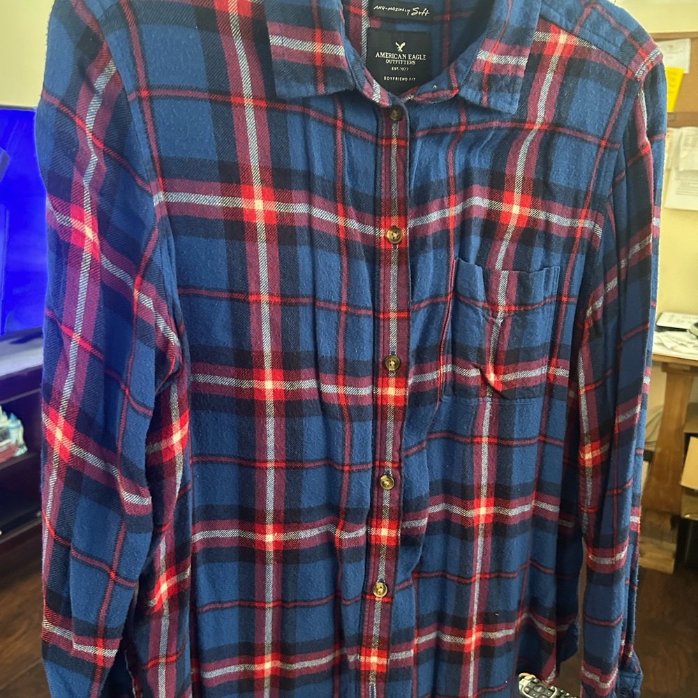 American Eagle Blue and Red Plaid Button-Up Shirt